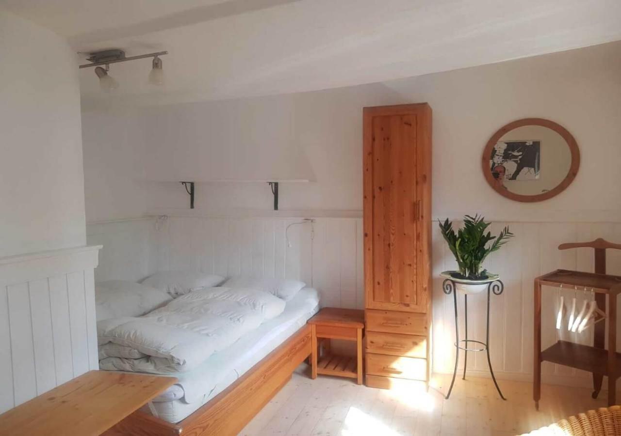 Aeltestes Haus In Quentel - Ferienwohnung 1 Mit Kleinem Garten Hessisch Lichtenau ภายนอก รูปภาพ